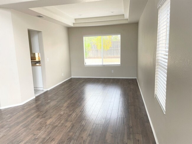 Building Photo - Spacious Murrieta Home For Rent!