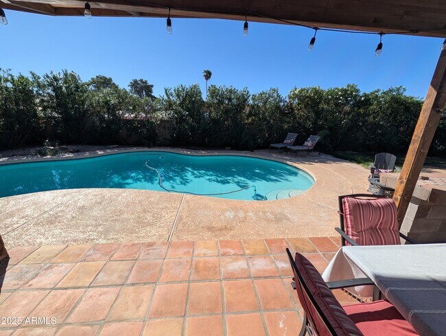 Building Photo - 4909 E Presidio Rd