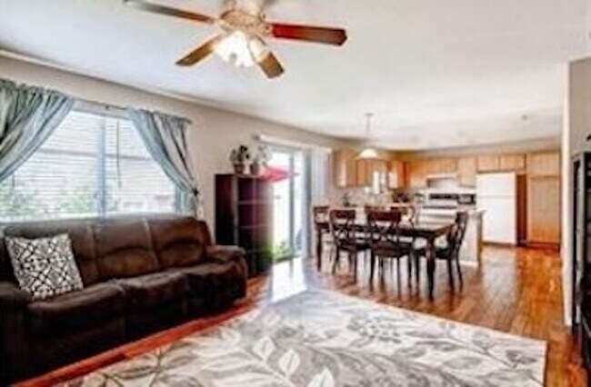 Building Photo - Lovely Gleneagle Charmer!