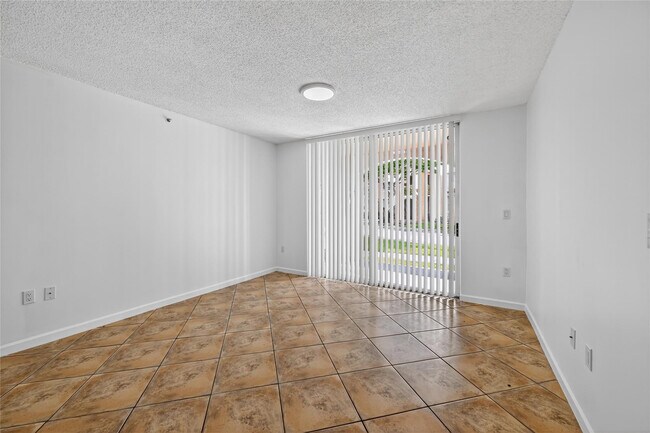 Building Photo - 2011 Renaissance Blvd