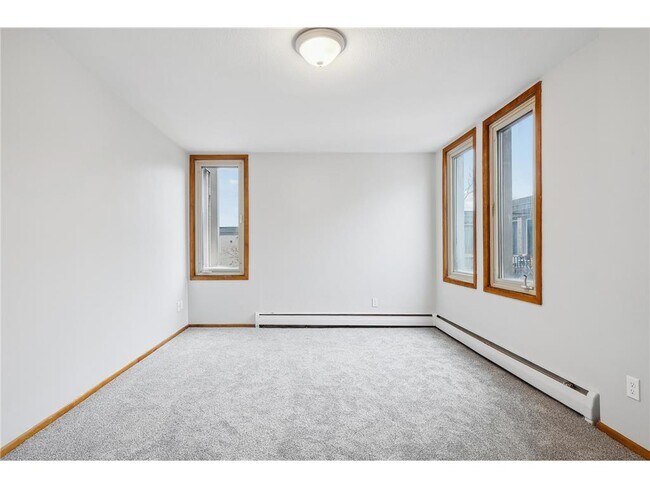 Building Photo - 4029-4014 14th Ave S