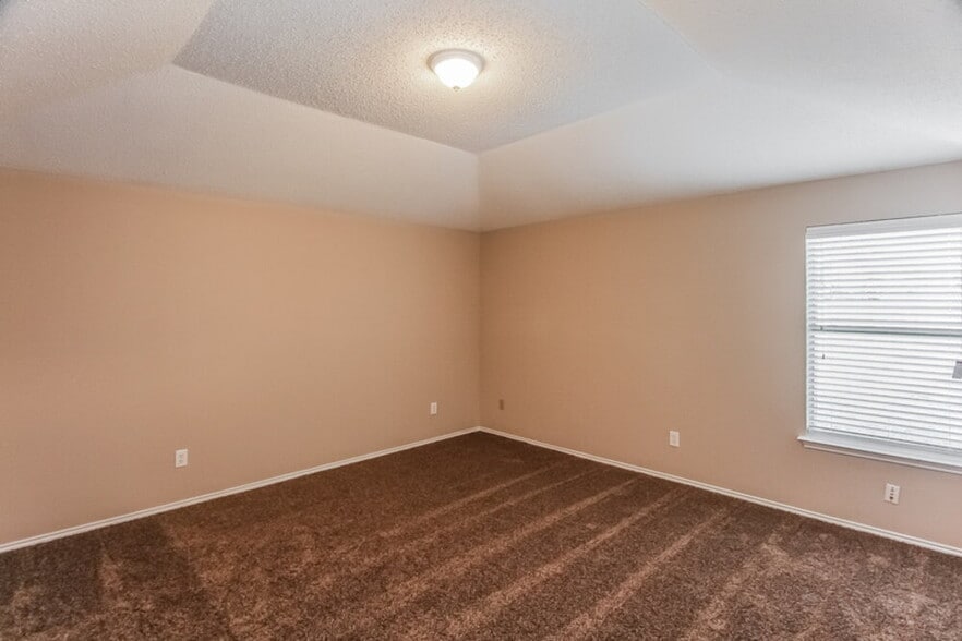 Building Photo - 6505 Nicole Way