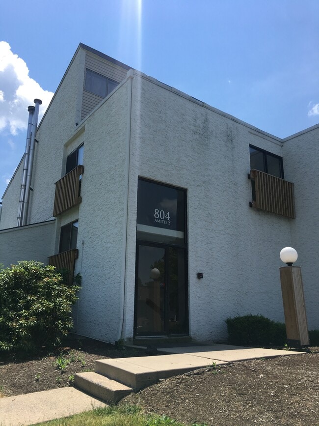 Outside View of the Building - 804 Stratford Dr
