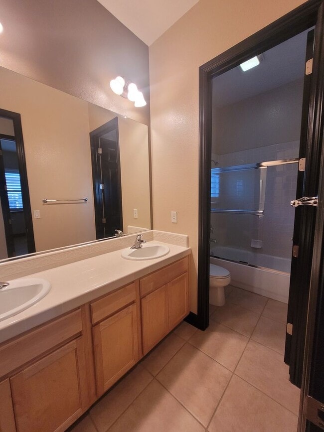 Building Photo - Lake front home in Westlake in Natomas, gated community