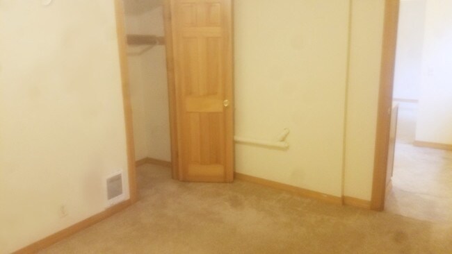 Building Photo - Naoma Apartments - 1 bedroom