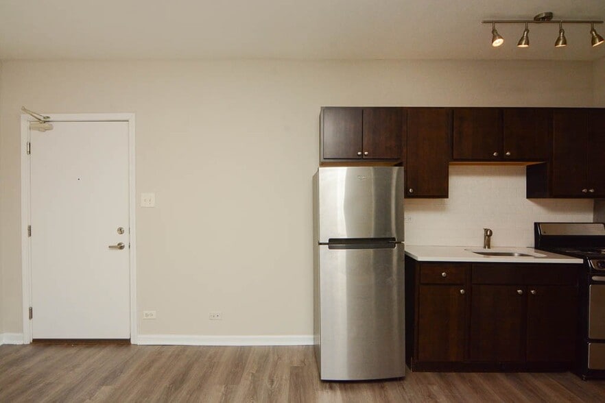 Building Photo - 1627 N Humboldt Blvd