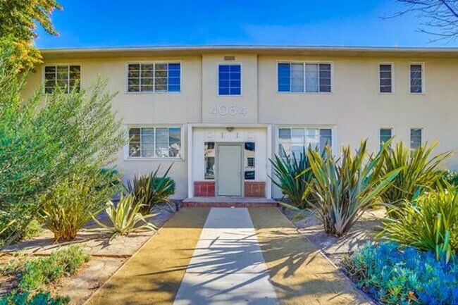 Building Photo - 4319 Santo Tomas Dr