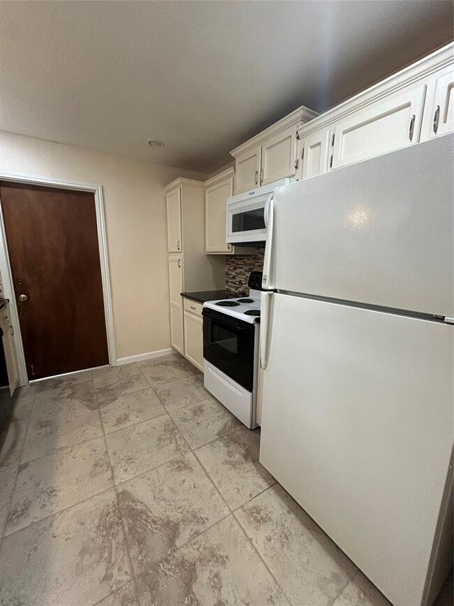 Building Photo - 1012 Mockingbird Dr