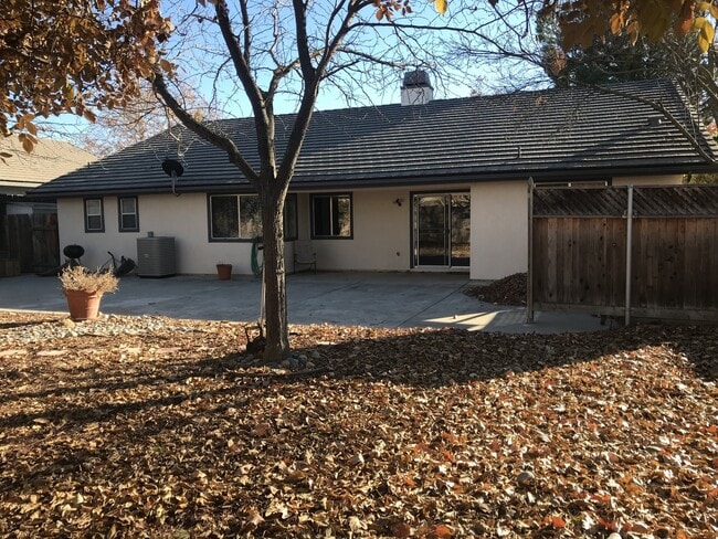 Building Photo - Beautiful 4 bedroom custom