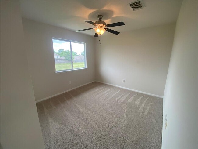 Building Photo - 5638 Sequin Dr