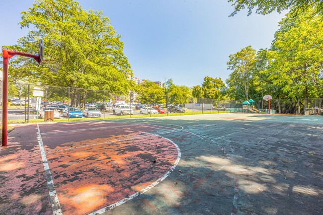 Building Photo - Lafayette Park Condominium | All Utilities Included | Pool, Tennis Court & Clubhouse