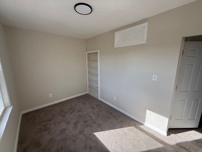 Building Photo - Now Accepting 525 Credit | Half First Month + Last Month Rent