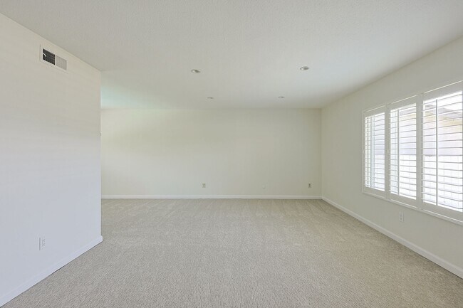 Building Photo - 4 Bed | 2.5 Bath Single-Family Home at the Base of Cowles Mountain