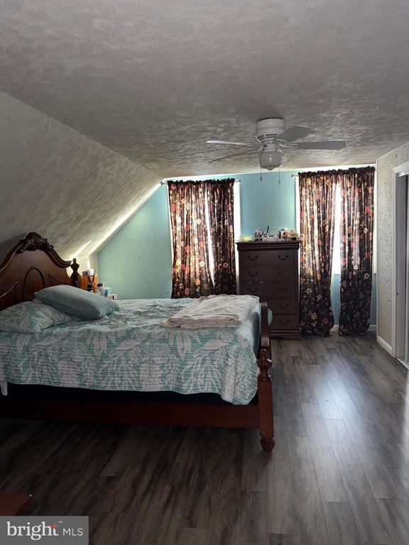 Building Photo - 27 Middleton Ln