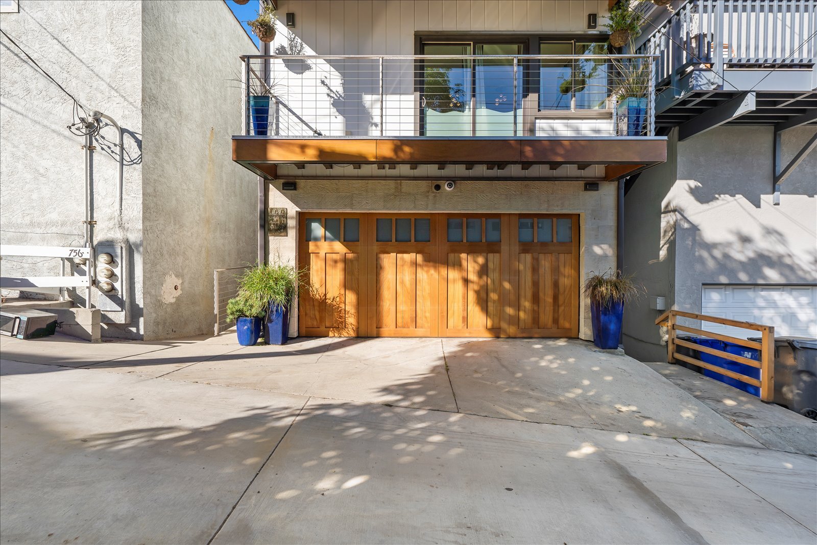 Building Photo - 760 Manhattan Beach Blvd