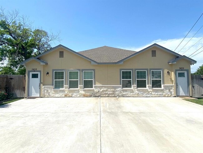 Primary Photo - 3833 McKinley St