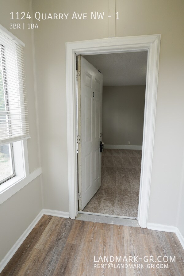 Building Photo - 1124 Quarry Ave NW