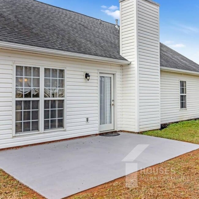 Building Photo - 110 Stonington Way