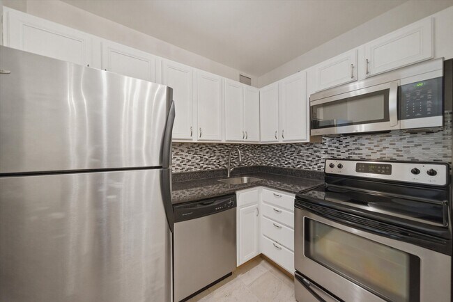 Building Photo - 777 N Michigan Ave