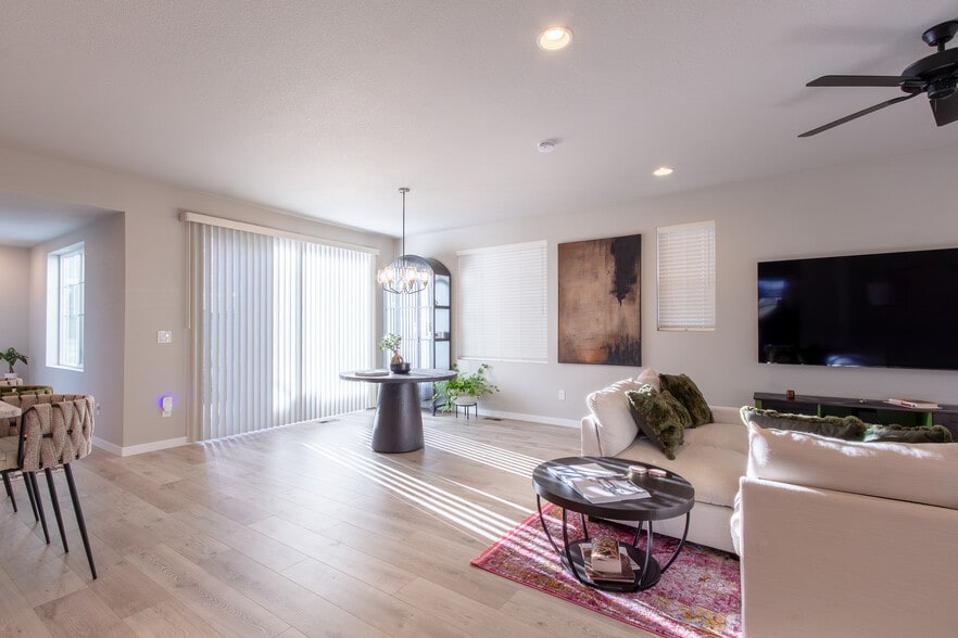 Building Photo - 5863 Summer Dream Dr