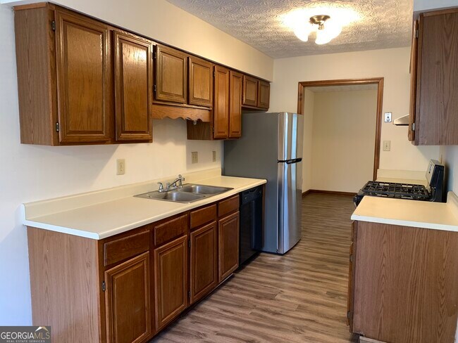 Building Photo - 1107 Booth Ct SW