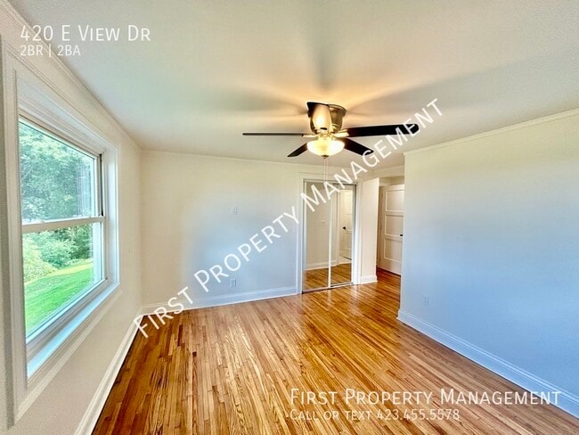 Building Photo - 420 E View Dr