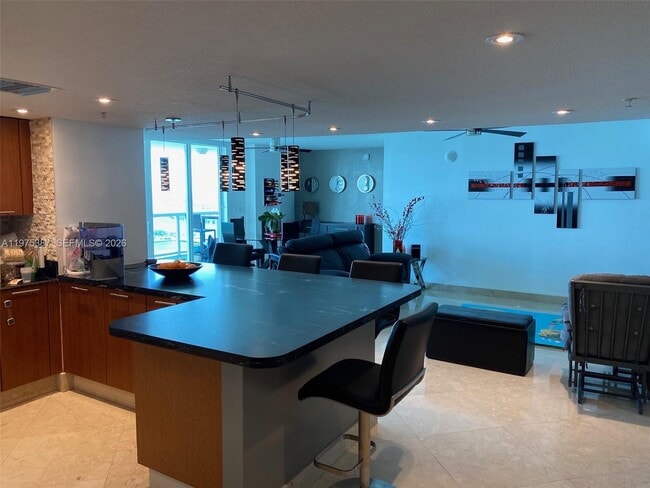 Building Photo - 1800 N Bayshore Dr