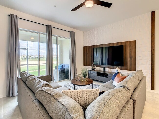 Building Photo - 1083 Splash Shot Pl