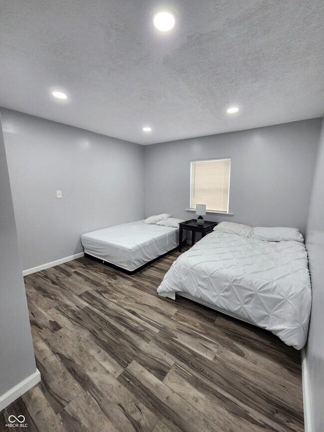 Building Photo - 106 S McCarty St