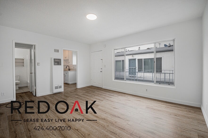 Building Photo - 439 S Catalina St