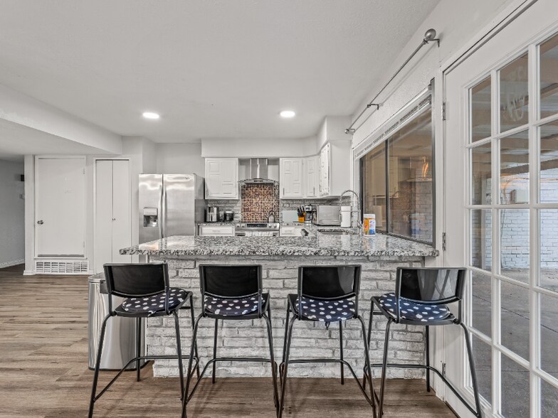 Building Photo - 2235 E Peters Colony Rd