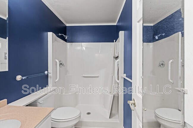 Building Photo - 211 Crocker Dr