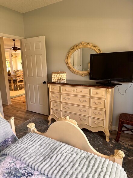 Building Photo - 320 Garden Grove Pky