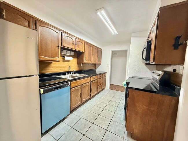 Building Photo - Enjoy the peace and quiet in this secluded home located on private lake!!!