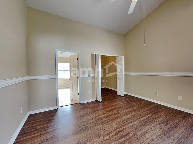 Building Photo - 10942 Brown Trout Cir