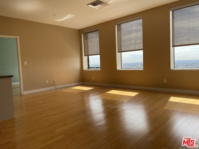 Building Photo - 3810 Wilshire Blvd