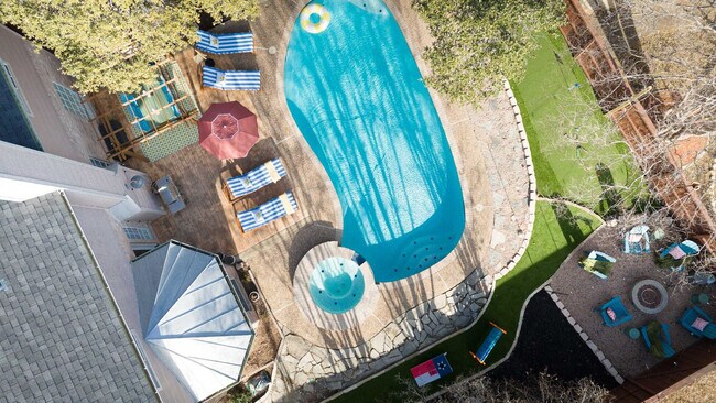 Building Photo - 2002 Chittim Trail Dr