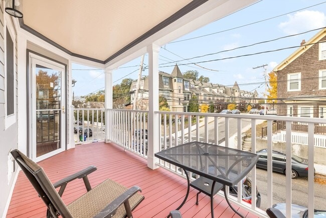 Building Photo - 22 Clarendon Ave