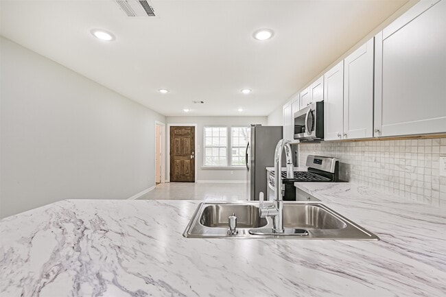 Building Photo - 10633 Flaxman St