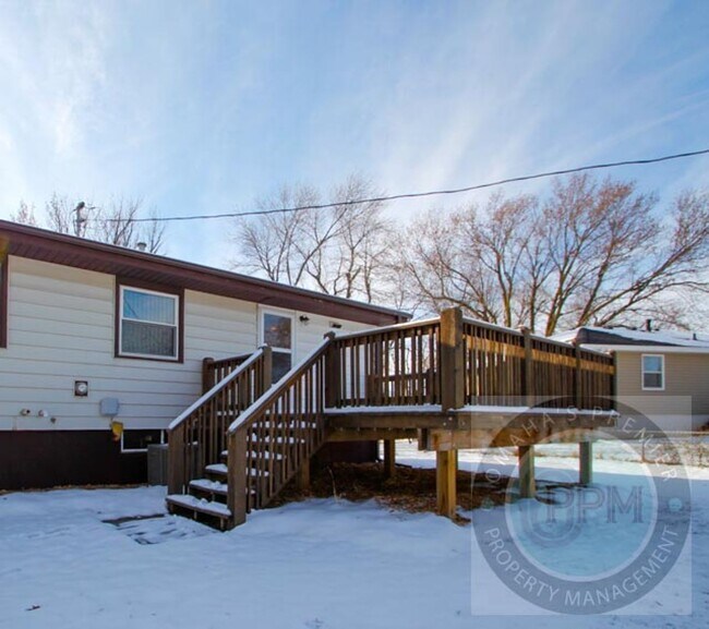 Building Photo - Spacious 3Bed/ 1Bath Home|$500 off the Deposit