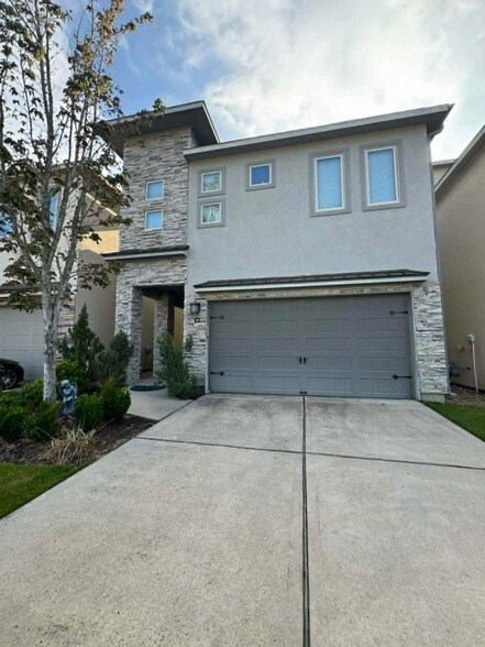 Building Photo - 38 Jarvis Row Cir