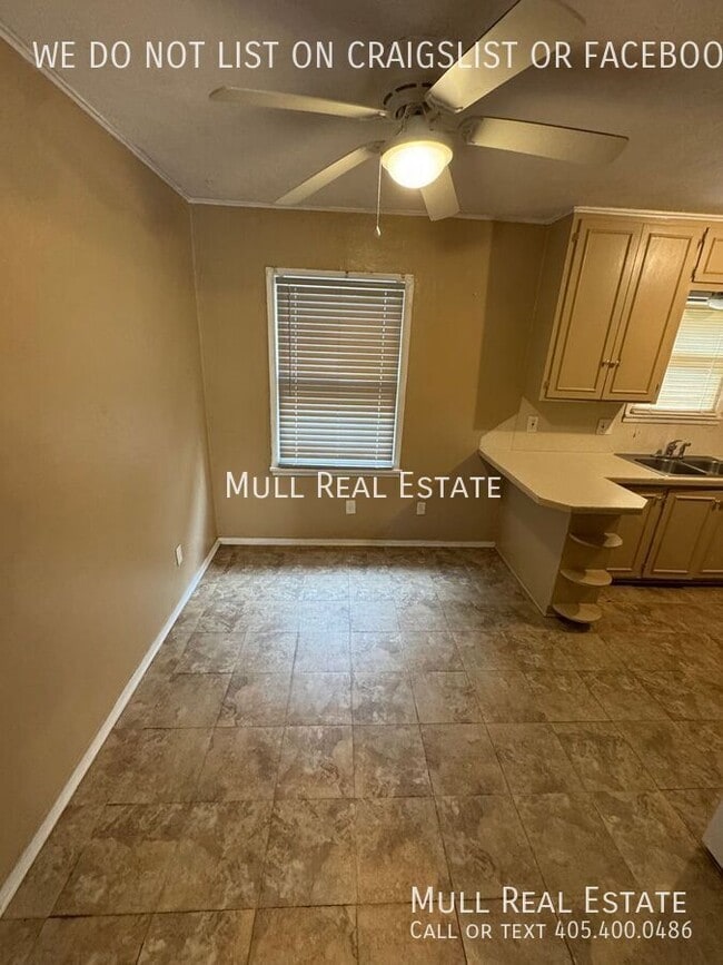 Building Photo - 1302 Carlisle Ct