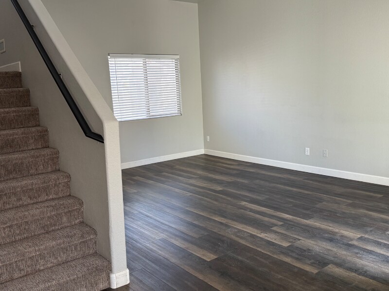 Building Photo - 8105 W Beck Ln
