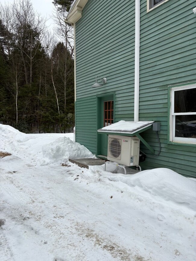 Building Photo - 1 Bedroom Furnished Apartment in Rindge