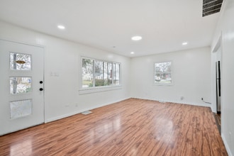 Building Photo - 2519 Walker Ave