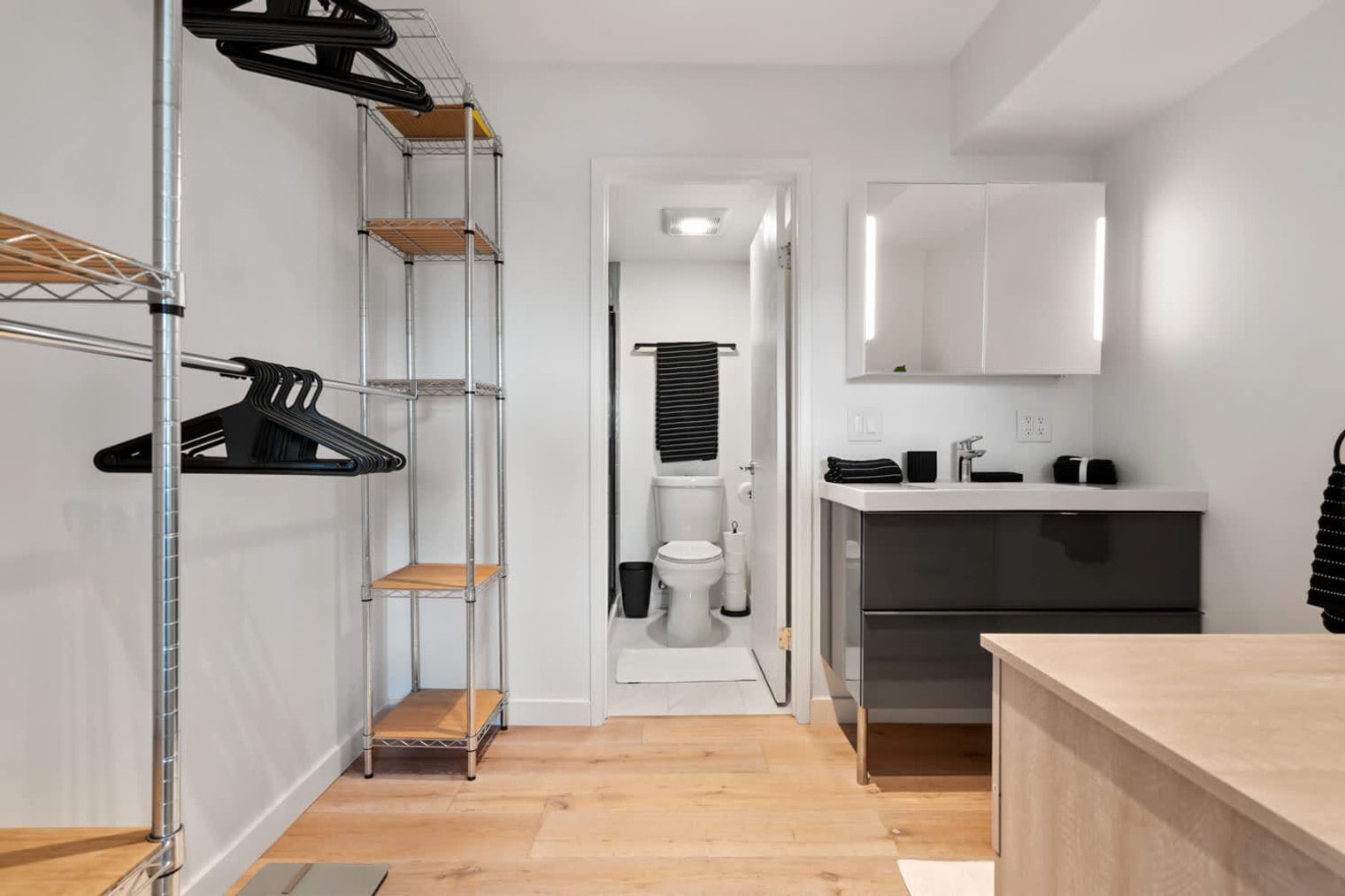 Building Photo - 301 Crocus Ct