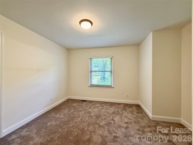 Building Photo - 109 James Dr