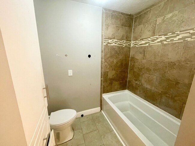 Building Photo - 4/2 for Rent in Brandon 047!! MOVE IN READY!