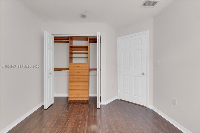 Building Photo - 2945 NE 185th St