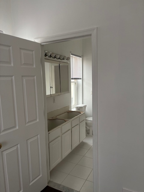 Building Photo - 2423 Callow Ave